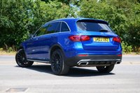 USED 2022 22 MERCEDES-BENZ GLC 2.0 GLC300e 13.5kWh AMG Line (Premium) SUV 5dr Petrol Plug-in Hybrid G-Tronic+ 4MATIC Euro 6 (s/s) (333 ps) SPECTRAL BLUE METALLIC PAINTWORK + APPLE CARPLAY + VIRTUAL COCKPIT
