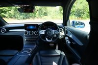 USED 2022 22 MERCEDES-BENZ GLC 2.0 GLC300e 13.5kWh AMG Line (Premium) SUV 5dr Petrol Plug-in Hybrid G-Tronic+ 4MATIC Euro 6 (s/s) (333 ps) SPECTRAL BLUE METALLIC PAINTWORK + APPLE CARPLAY + VIRTUAL COCKPIT