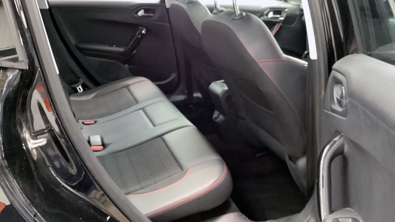2018 Peugeot 2008 in black — photo 16 of 20