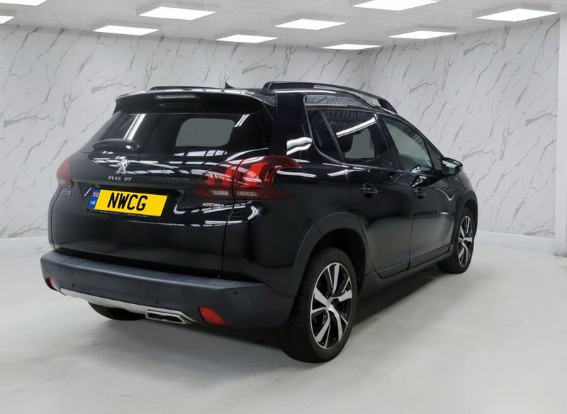 2018 Peugeot 2008 in black — photo 4 of 20