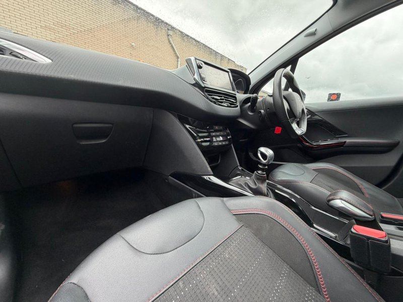 2018 Peugeot 2008 in black — photo 8 of 20