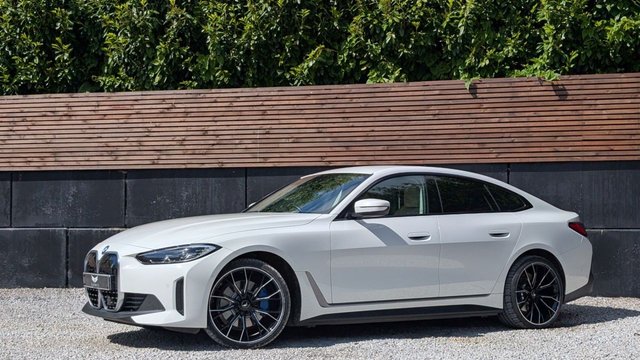 View our BMW I4