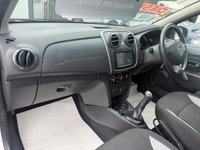 USED 2015 15 DACIA SANDERO STEPWAY 1.5 dCi Laureate Hatchback 5dr Diesel Manual Euro 5 (90 ps) *** &pound;20 PER YEAR ROAD TAX ***