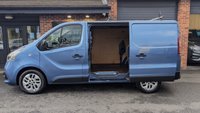 USED 2020 70 RENAULT TRAFIC 2.0 dCi ENERGY 28 Sport Nav Panel Van 5dr Diesel EDC SWB Standard Roof Euro 6 (s/s) (170 ps) *** ONE OWNER - SAT NAV - REVERSE CAMERA ***
