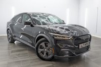 USED 2022 71 FORD MUSTANG MACH-E Standard Range 70kWh SUV 5dr Electric Automatic (269 ps) 18 INCH ALLOY WHEELS, FRONT AND REAR PARKING SENSORS , REAR CAMERA ,  APPLE CARPLAY- ANDROID AUTO , SAT NAV  ,  HEATED LEATHER SEATS ,
