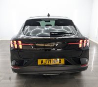 USED 2022 71 FORD MUSTANG MACH-E Standard Range 70kWh SUV 5dr Electric Automatic (269 ps) 18 INCH ALLOY WHEELS, FRONT AND REAR PARKING SENSORS , REAR CAMERA ,  APPLE CARPLAY- ANDROID AUTO , SAT NAV  ,  HEATED LEATHER SEATS ,