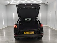 USED 2022 71 FORD MUSTANG MACH-E Standard Range 70kWh SUV 5dr Electric Automatic (269 ps) 18 INCH ALLOY WHEELS, FRONT AND REAR PARKING SENSORS , REAR CAMERA ,  APPLE CARPLAY- ANDROID AUTO , SAT NAV  ,  HEATED LEATHER SEATS ,
