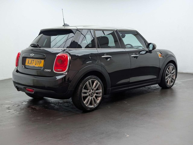 USED 2017 17 MINI HATCH 1.5 Cooper Seven 5dr CLICK+COLLECT / HOME DELIVERY