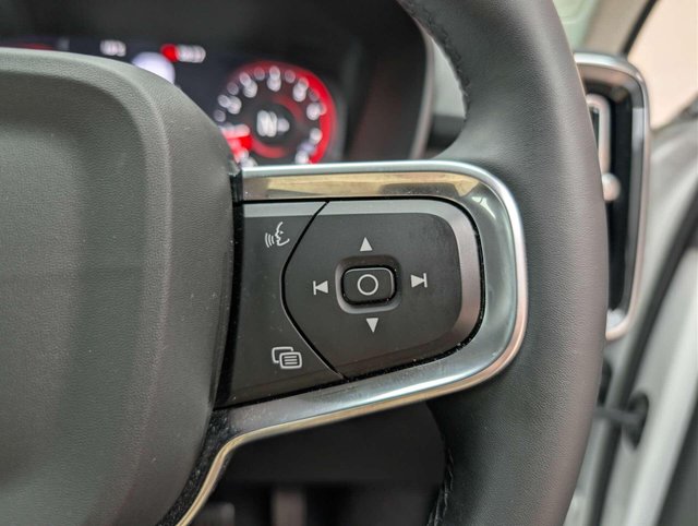 USED 2021 21 VOLVO XC40 1.5 XC40 Momentum T3 5dr CLICK+COLLECT / HOME DELIVERY