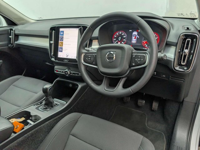 USED 2021 21 VOLVO XC40 1.5 XC40 Momentum T3 5dr CLICK+COLLECT / HOME DELIVERY