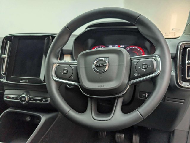 USED 2021 21 VOLVO XC40 1.5 XC40 Momentum T3 5dr CLICK+COLLECT / HOME DELIVERY