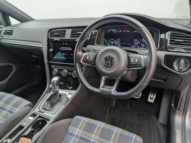 USED 2018 18 VOLKSWAGEN GOLF 1.4 Golf GTE Advance Semi-Auto 5dr CLICK+COLLECT / HOME DELIVERY