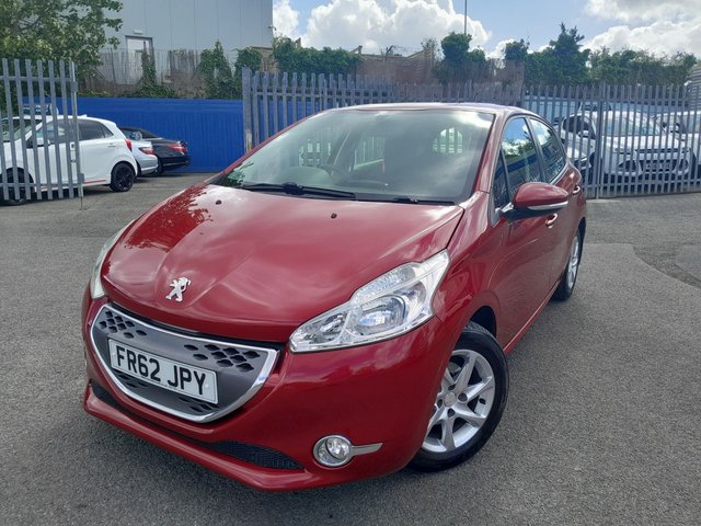 View our PEUGEOT 208