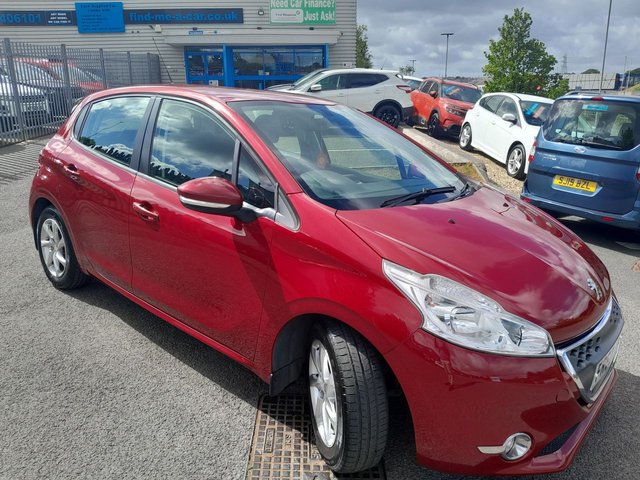 View our PEUGEOT 208