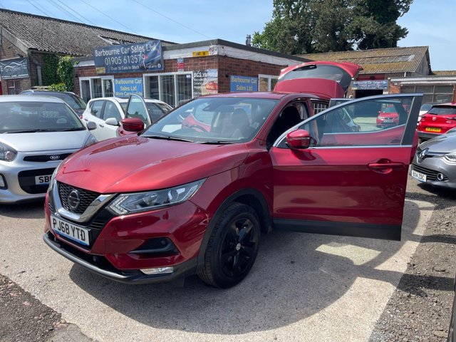 View our Nissan Qashqai 1.5 dCi Acenta Premium SUV 5dr Diesel Manual Euro 6 (s/s) (115 ps)