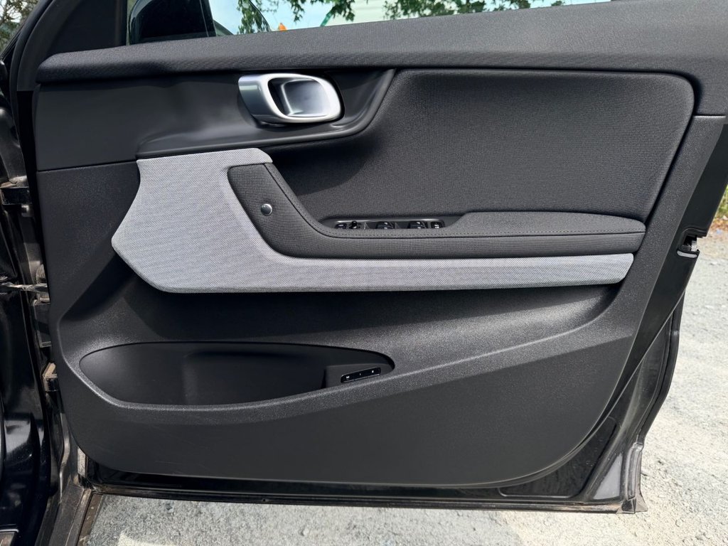 USED 2022 71 POLESTAR POLESTAR 2 Single Motor 64kWh Standard Range Fastback 5dr Electric Auto FWD (224 ps) 1 Owner|4 Services|Camera|SatNav|Apple CarPlay/Android Auto|