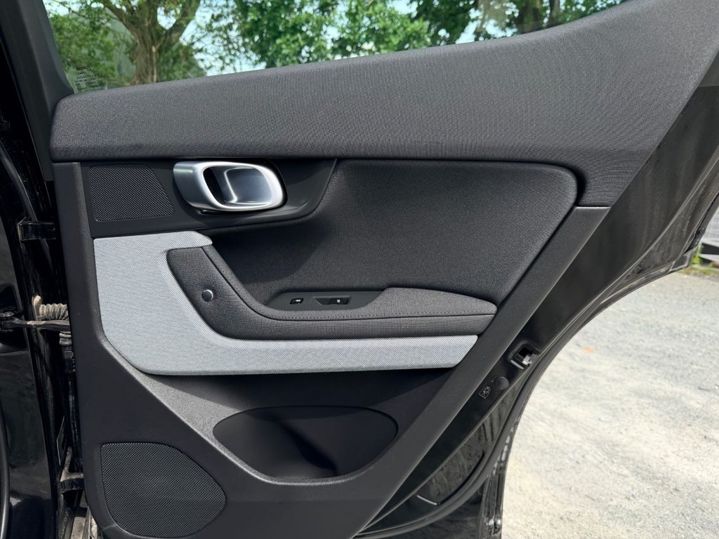 USED 2022 71 POLESTAR POLESTAR 2 Single Motor 64kWh Standard Range Fastback 5dr Electric Auto FWD (224 ps) 1 Owner|4 Services|Camera|SatNav|Apple CarPlay/Android Auto|