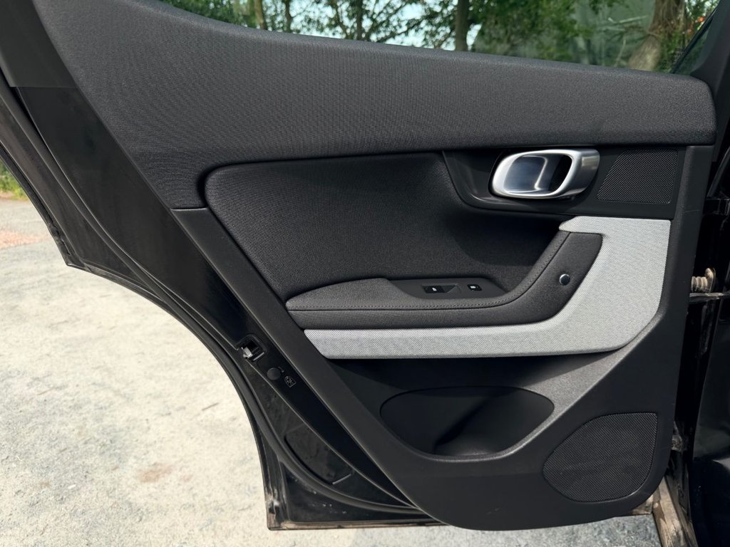 USED 2022 71 POLESTAR POLESTAR 2 Single Motor 64kWh Standard Range Fastback 5dr Electric Auto FWD (224 ps) 1 Owner|4 Services|Camera|SatNav|Apple CarPlay/Android Auto|