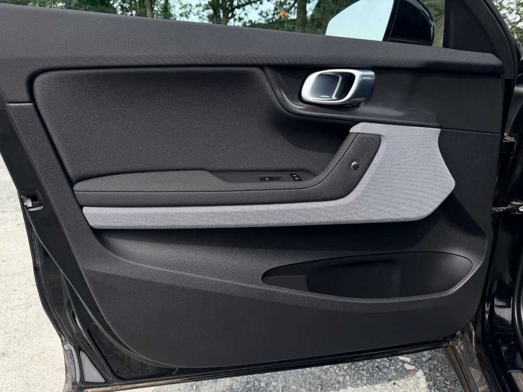 USED 2022 71 POLESTAR POLESTAR 2 Single Motor 64kWh Standard Range Fastback 5dr Electric Auto FWD (224 ps) 1 Owner|4 Services|Camera|SatNav|Apple CarPlay/Android Auto|
