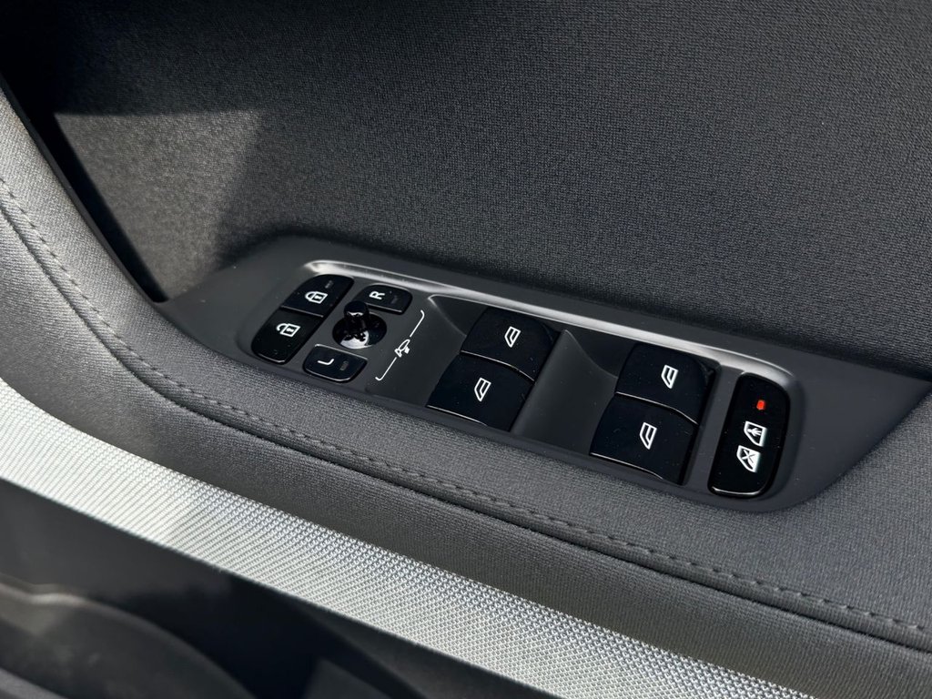 USED 2022 71 POLESTAR POLESTAR 2 Single Motor 64kWh Standard Range Fastback 5dr Electric Auto FWD (224 ps) 1 Owner|4 Services|Camera|SatNav|Apple CarPlay/Android Auto|