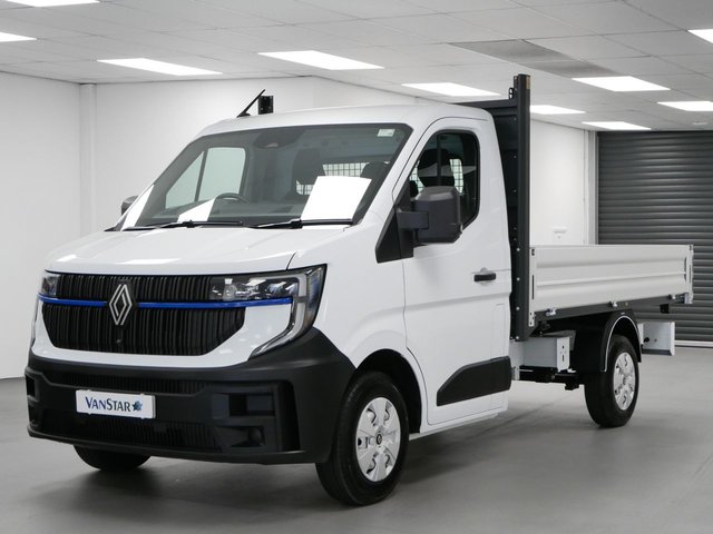 View our Renault Master ML35 2.0 BLUEDCI 150 BHP ADVANCE FACTORY TGS TIPPER