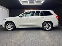 USED 2016 16 VOLVO XC90 2.0h T8 Twin Engine 9.2kWh Inscription SUV 5dr Petrol Plug-in Hybrid Geartronic 4WD Euro 6 (s/s) (407 ps) ++ 4WD + CARPLAY ++