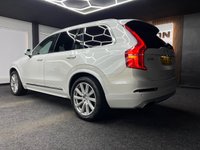 USED 2016 16 VOLVO XC90 2.0h T8 Twin Engine 9.2kWh Inscription SUV 5dr Petrol Plug-in Hybrid Geartronic 4WD Euro 6 (s/s) (407 ps) ++ 4WD + CARPLAY ++