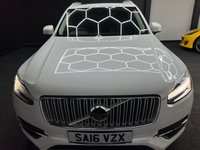 USED 2016 16 VOLVO XC90 2.0h T8 Twin Engine 9.2kWh Inscription SUV 5dr Petrol Plug-in Hybrid Geartronic 4WD Euro 6 (s/s) (407 ps) ++ 4WD + CARPLAY ++