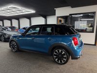 USED 2022 72 MINI HATCH 1.5 Cooper Exclusive Hatchback 5dr Petrol Steptronic Euro 6 (s/s) (136 ps) AMBIAINT LIGHTING + HEATED SEATS