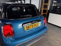 USED 2022 72 MINI HATCH 1.5 Cooper Exclusive Hatchback 5dr Petrol Steptronic Euro 6 (s/s) (136 ps) AMBIAINT LIGHTING + HEATED SEATS