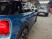 USED 2022 72 MINI HATCH 1.5 Cooper Exclusive Hatchback 5dr Petrol Steptronic Euro 6 (s/s) (136 ps) AMBIAINT LIGHTING + HEATED SEATS
