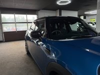 USED 2022 72 MINI HATCH 1.5 Cooper Exclusive Hatchback 5dr Petrol Steptronic Euro 6 (s/s) (136 ps) AMBIAINT LIGHTING + HEATED SEATS