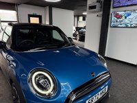 USED 2022 72 MINI HATCH 1.5 Cooper Exclusive Hatchback 5dr Petrol Steptronic Euro 6 (s/s) (136 ps) AMBIAINT LIGHTING + HEATED SEATS
