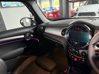 USED 2022 72 MINI HATCH 1.5 Cooper Exclusive Hatchback 5dr Petrol Steptronic Euro 6 (s/s) (136 ps) AMBIAINT LIGHTING + HEATED SEATS