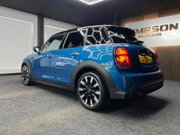USED 2022 72 MINI HATCH 1.5 Cooper Exclusive Hatchback 5dr Petrol Steptronic Euro 6 (s/s) (136 ps) AMBIAINT LIGHTING + HEATED SEATS