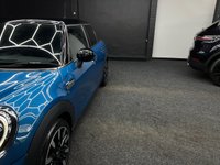 USED 2022 72 MINI HATCH 1.5 Cooper Exclusive Hatchback 5dr Petrol Steptronic Euro 6 (s/s) (136 ps) AMBIAINT LIGHTING + HEATED SEATS