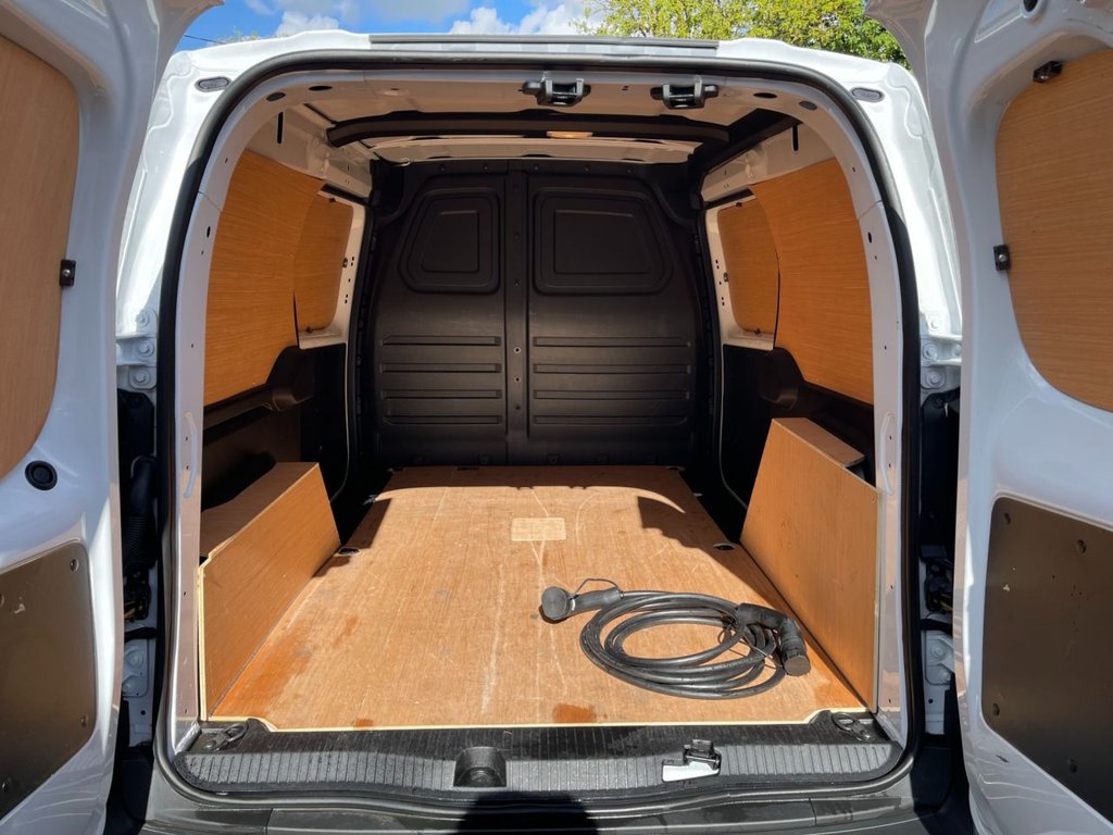 USED 2024 24 RENAULT KANGOO L2 E-Tech LL21 90kW 44kWh Start 6dr Van 