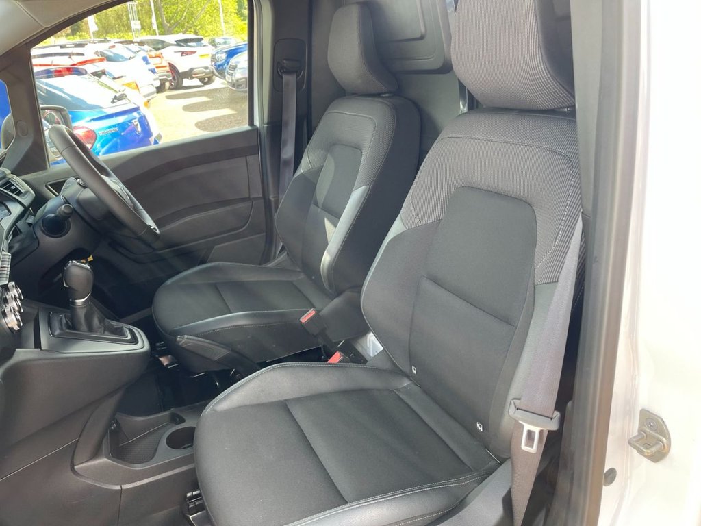 USED 2024 24 RENAULT KANGOO L2 E-Tech LL21 90kW 44kWh Start 6dr Van 