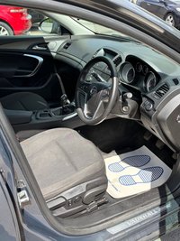 USED 2013 13 VAUXHALL INSIGNIA 1.8 16V Exclusiv Hatchback 5dr Petrol Manual Euro 5 * 8 SERVICE STAMPS, 2 KEYS, 2 OWNERS FROM NEW* PART X TO CLEAR * 8 SERVICE STAMPS, 2 KEYS, 2 KEEPERS*