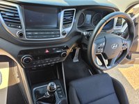 USED 2016 16 HYUNDAI TUCSON 2.0 CRDi Blue Drive SE Nav SUV 5dr Diesel Manual Euro 6 (s/s) (136 ps) DAB+NAV+CLIMATE+PARKASSIST+LADY+FSH+CAM