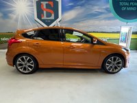 USED 2017 66 FORD FOCUS 1.0T EcoBoost ST-Line Hatchback 5 door Petrol Manual Euro 6 in orange BLUETOOTH+PRIVACY GLASS+CD PLAYER