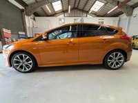 USED 2017 66 FORD FOCUS 1.0T EcoBoost ST-Line Hatchback 5 door Petrol Manual Euro 6 in orange BLUETOOTH+PRIVACY GLASS+CD PLAYER
