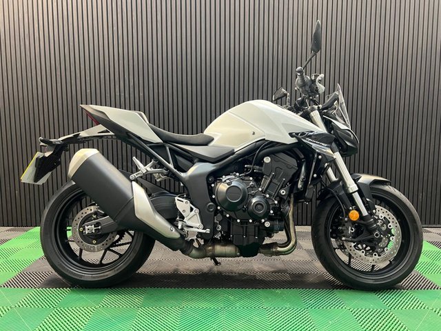View our HONDA CB1000 Hornet