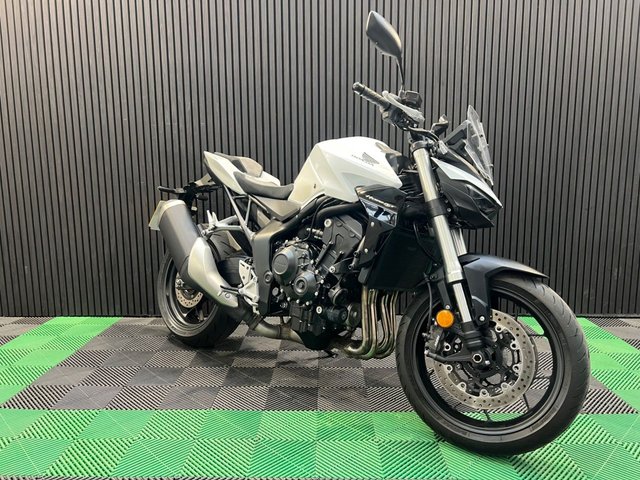View our HONDA CB1000 Hornet