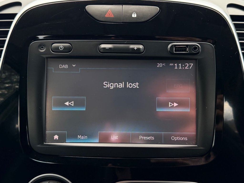 USED 2018 18 RENAULT CAPTUR 0.9 TCe ENERGY Dynamique Nav SUV 5dr Petrol Manual Euro 6 (s/s) (90 ps) 6 Services|SatNav|Sensors|Cruise|