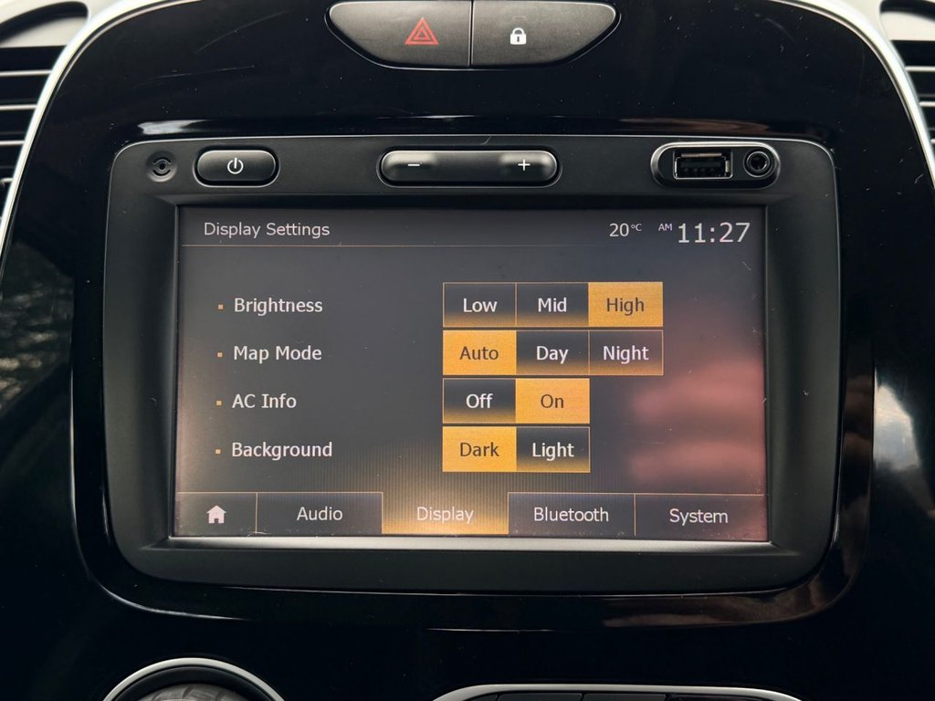 USED 2018 18 RENAULT CAPTUR 0.9 TCe ENERGY Dynamique Nav SUV 5dr Petrol Manual Euro 6 (s/s) (90 ps) 6 Services|SatNav|Sensors|Cruise|