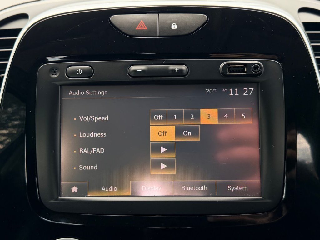 USED 2018 18 RENAULT CAPTUR 0.9 TCe ENERGY Dynamique Nav SUV 5dr Petrol Manual Euro 6 (s/s) (90 ps) 6 Services|SatNav|Sensors|Cruise|