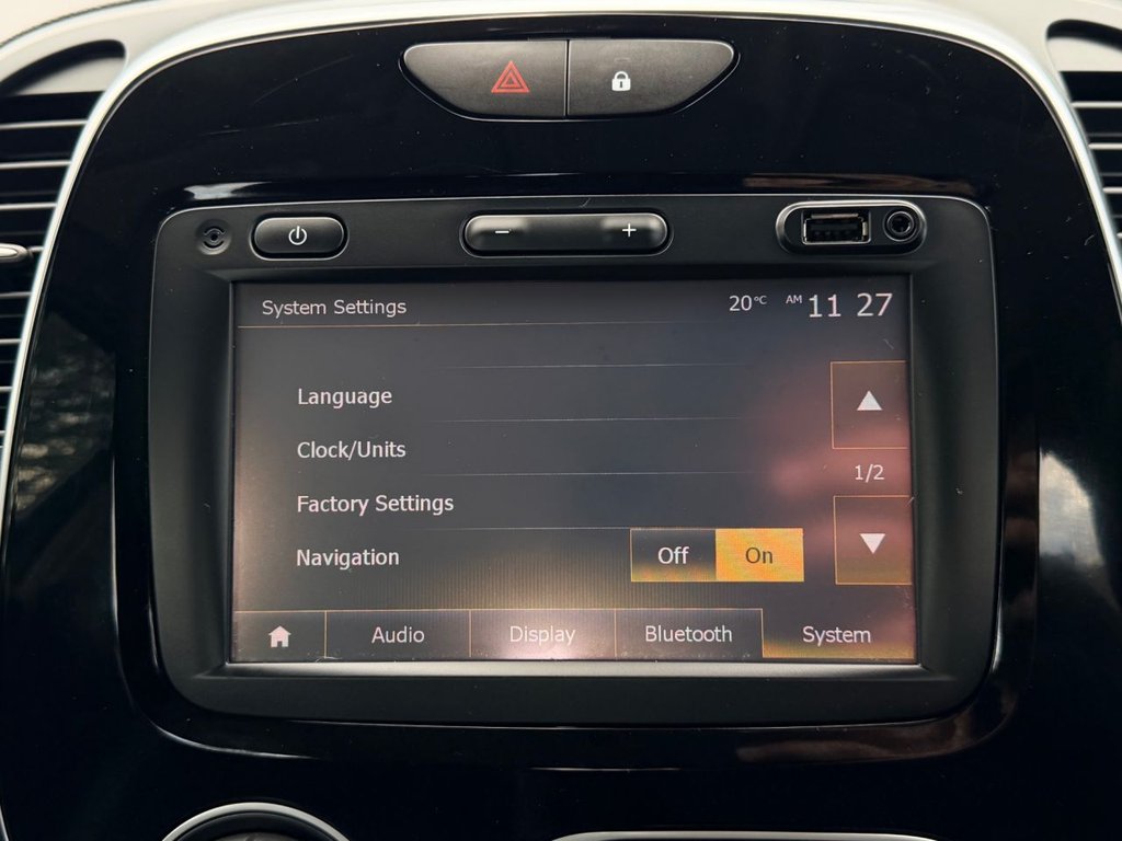 USED 2018 18 RENAULT CAPTUR 0.9 TCe ENERGY Dynamique Nav SUV 5dr Petrol Manual Euro 6 (s/s) (90 ps) 6 Services|SatNav|Sensors|Cruise|