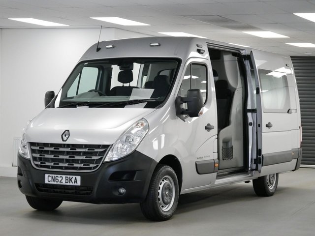View our Renault Master 3500 RWD 2.3 DCI 125 BHP LHL X-LONG 7 SEATER CREWCAB 