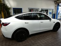USED 2022 72 TESLA MODEL Y (Dual Motor) Long Range SUV 5dr Electric Auto 4WDE (384 bhp) SAT NAV LEATHER HEATED SEATS PARKING CAMERA CRUISE CONTROL GENUINE LOW MILEAGE 1 OWNER WARRANTY